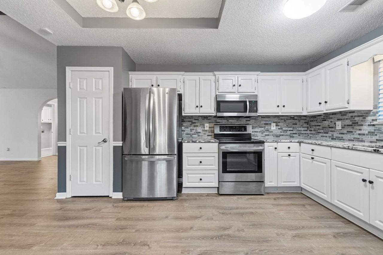 26 Pamela Ln - Photo 6 of 32