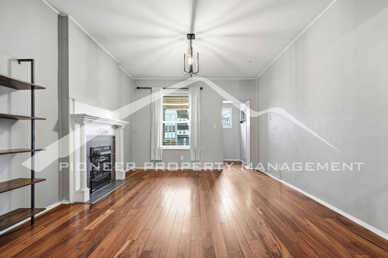 549 N Logan St - Photo 4 of 21