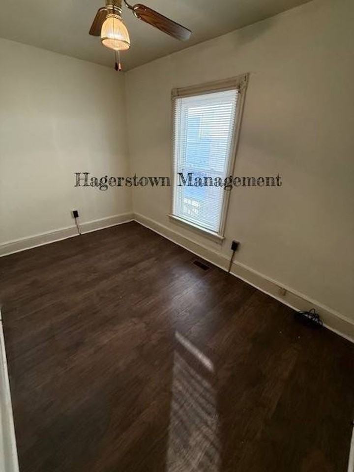 659 Pennsylvania Ave - Photo 6 of 8