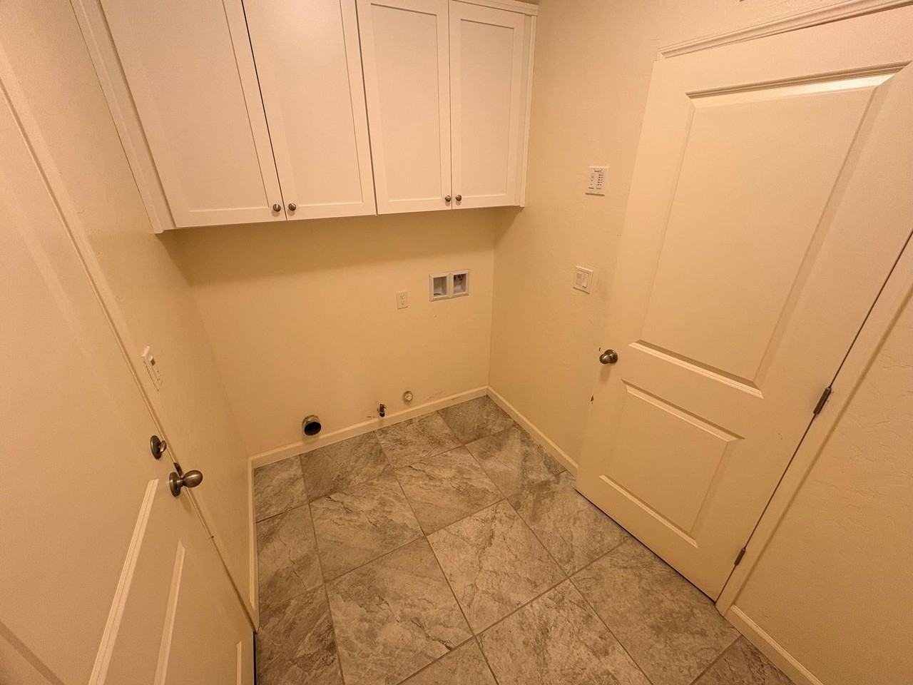 1604 Sidonia St - Photo 5 of 22