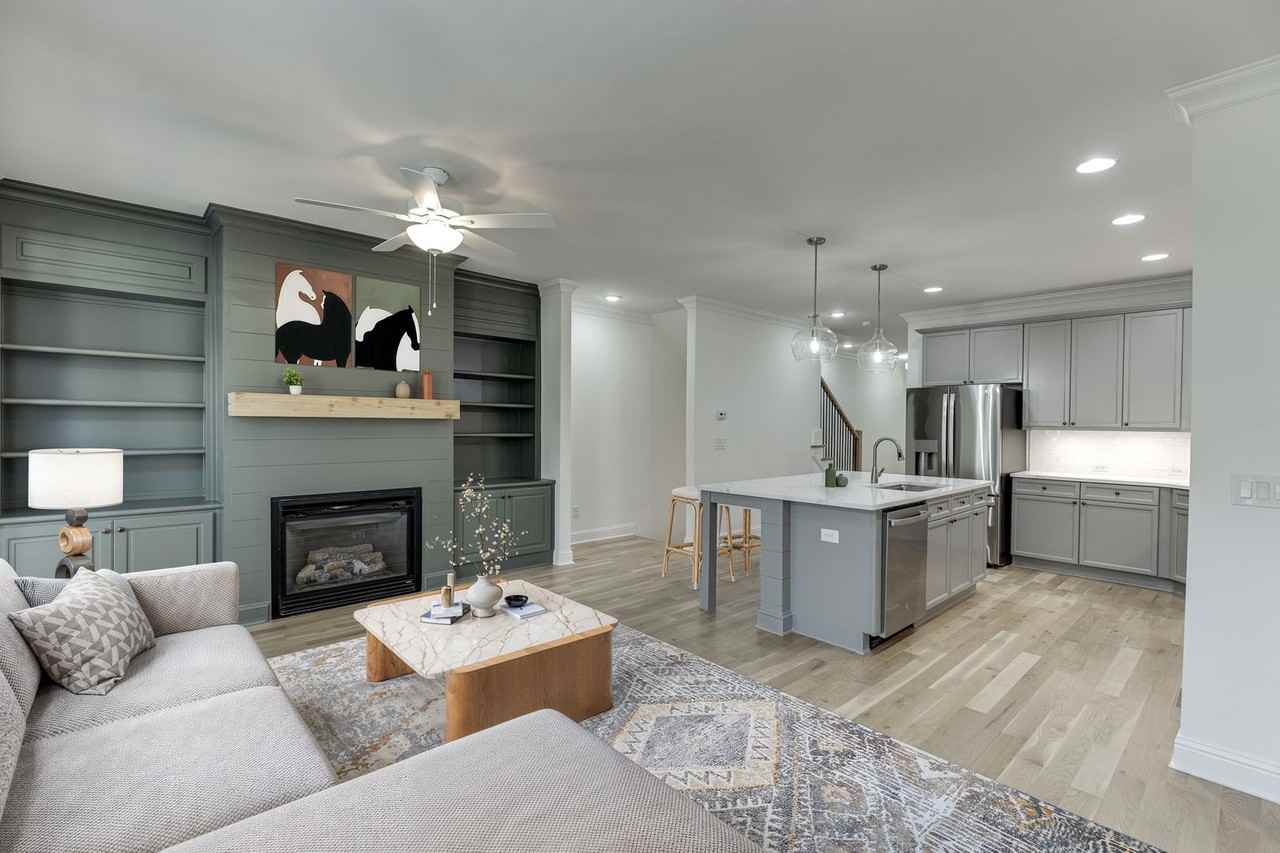 10674 Weir Way - Photo 3 of 41