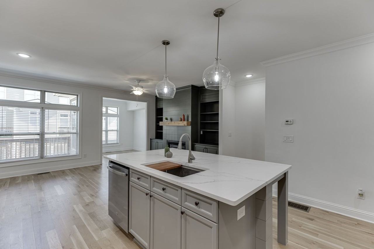 10674 Weir Way - Photo 6 of 41