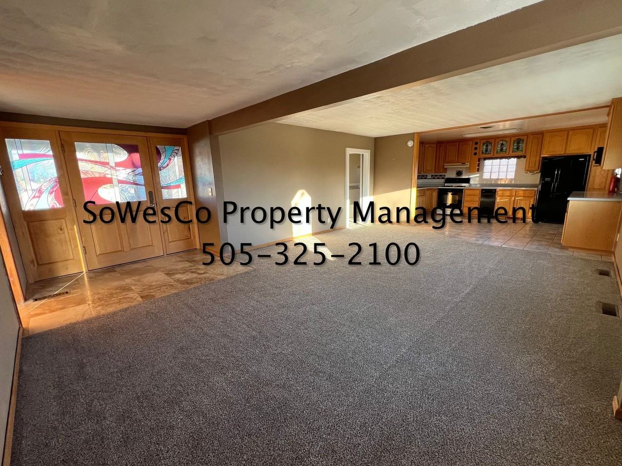 4206 Rowe Ave - Photo 4 of 28