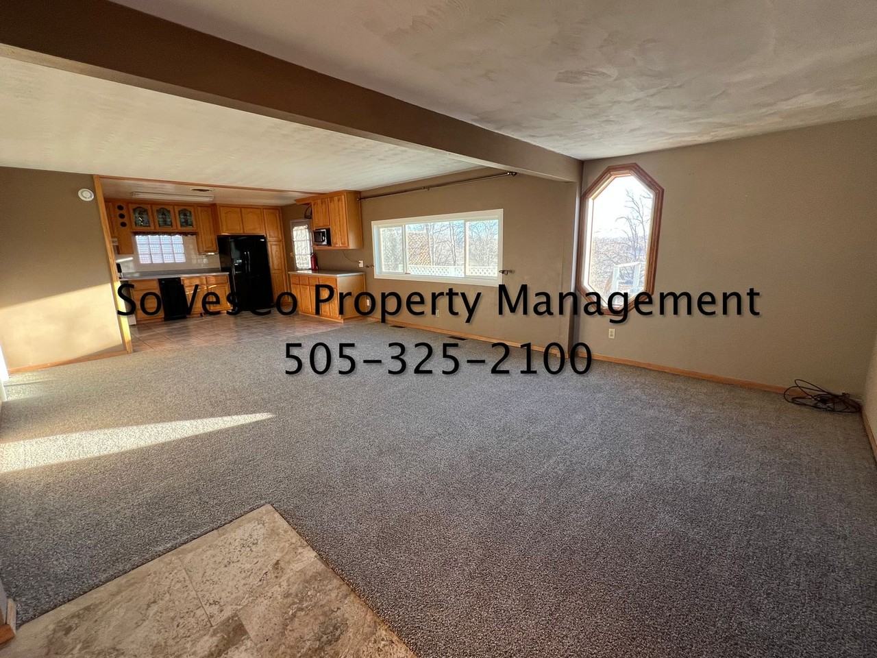 4206 Rowe Ave - Photo 5 of 28