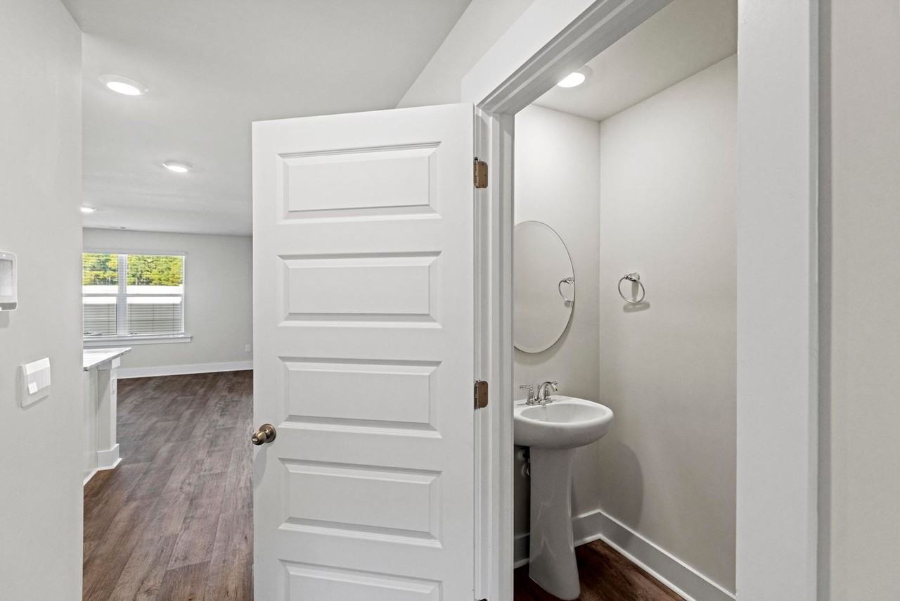 107 N Grassland Rd - Photo 4 of 24