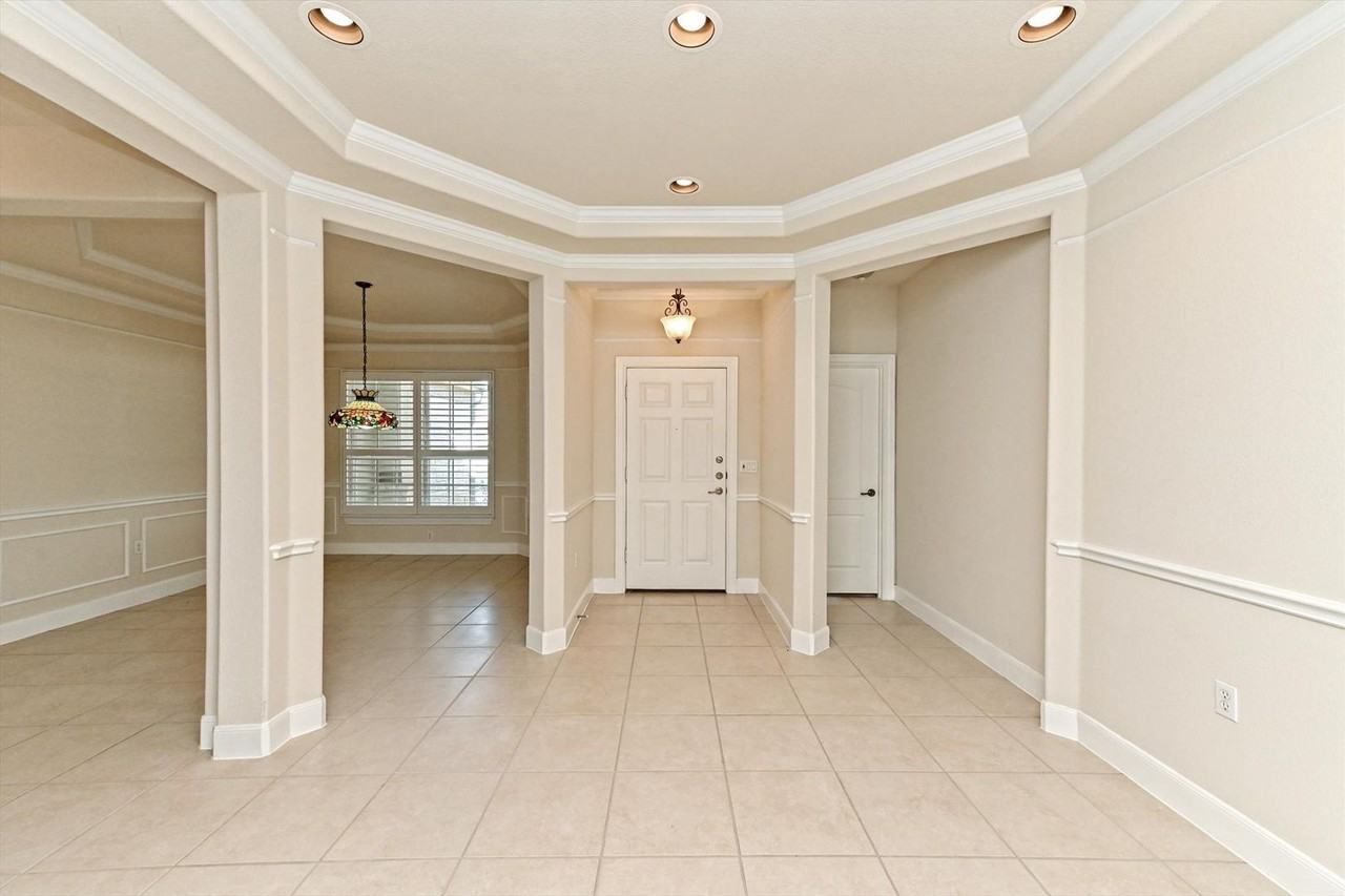 200 San Saba Dr - Photo 2 of 38