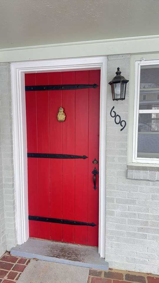 609 Marshall St - Photo 2 of 22