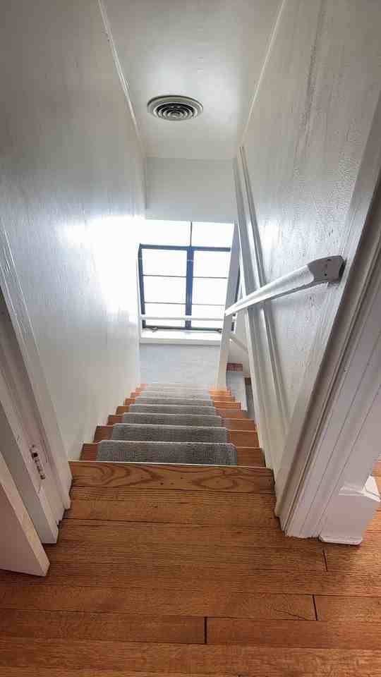 609 Marshall St - Photo 4 of 22