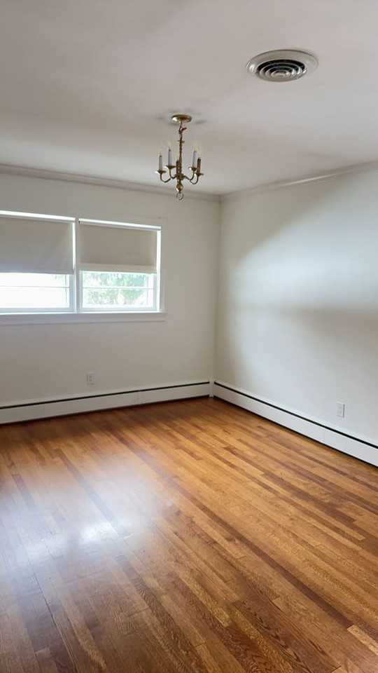 609 Marshall St - Photo 5 of 22