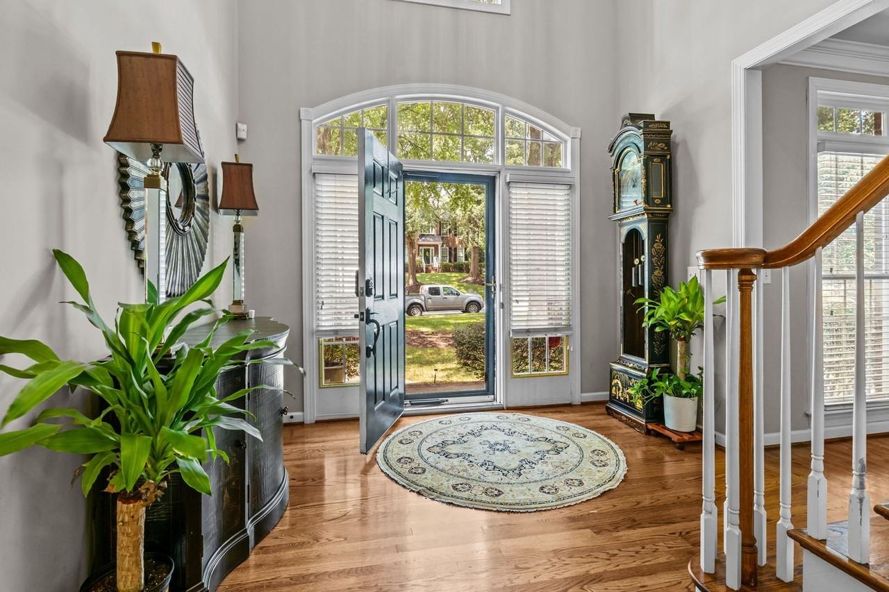 12428 Willingdon Rd - Photo 3 of 31