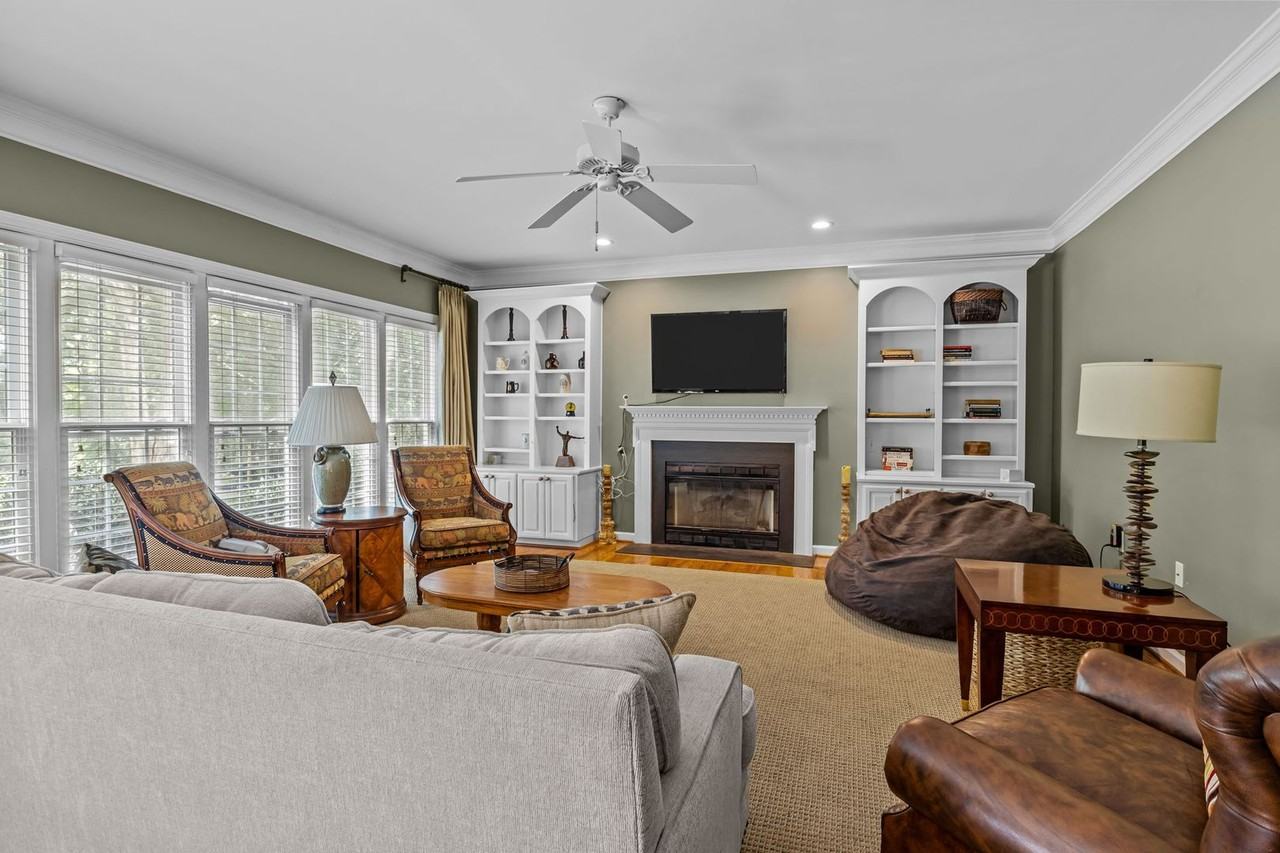 12428 Willingdon Rd - Photo 7 of 31