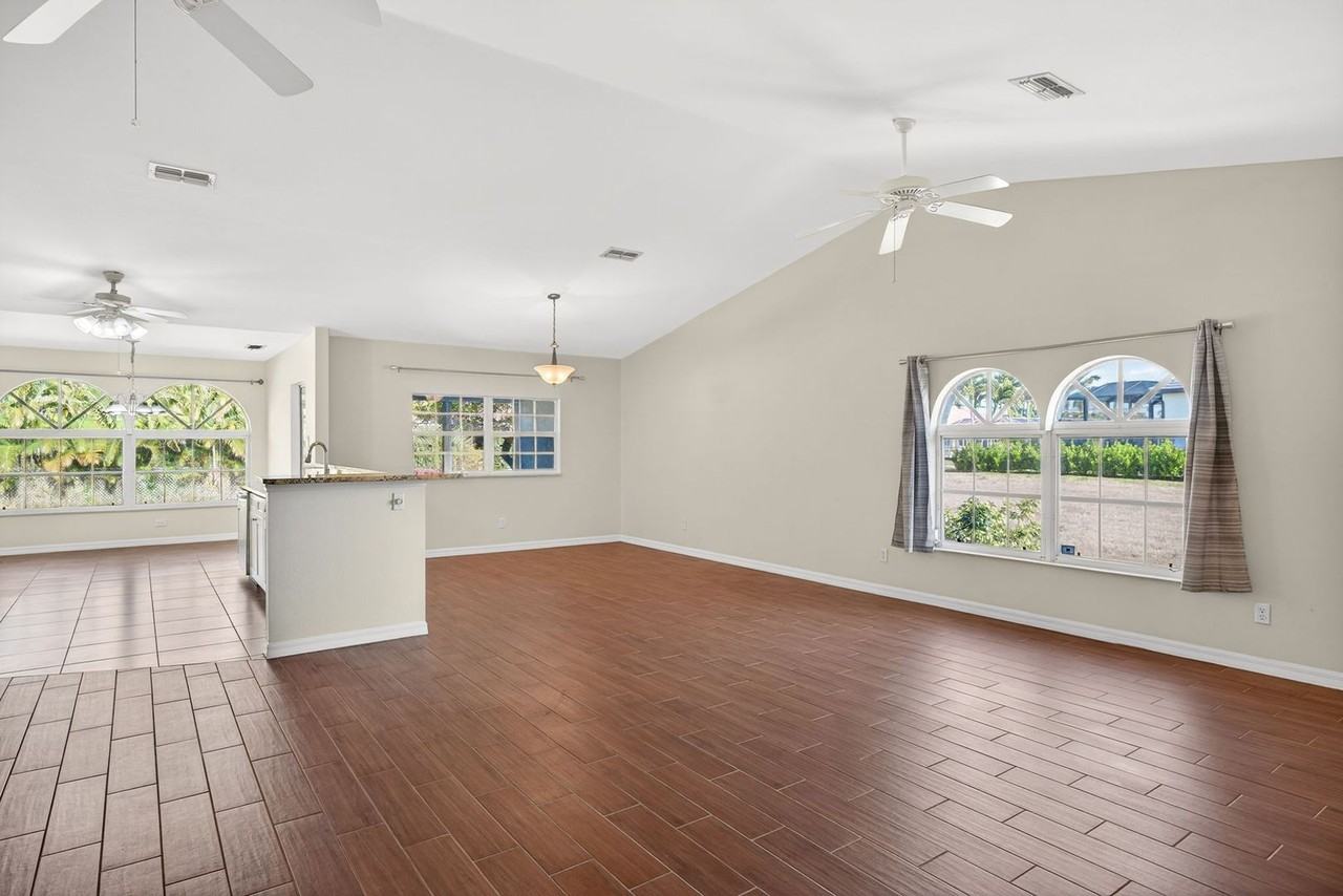 5731 Rose Garden Rd - Photo 3 of 28