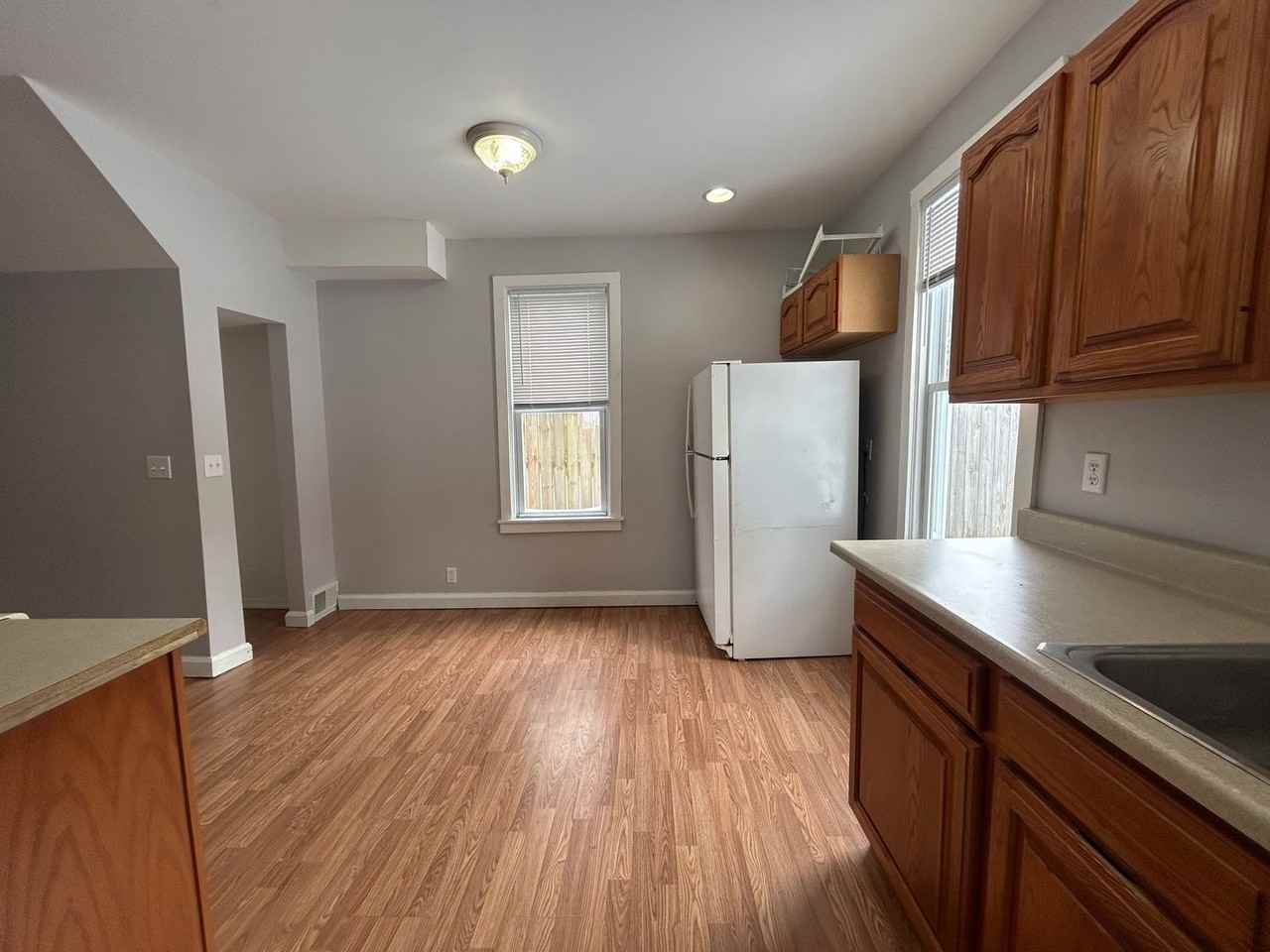 221 1/2 Grace St - Photo 2 of 11