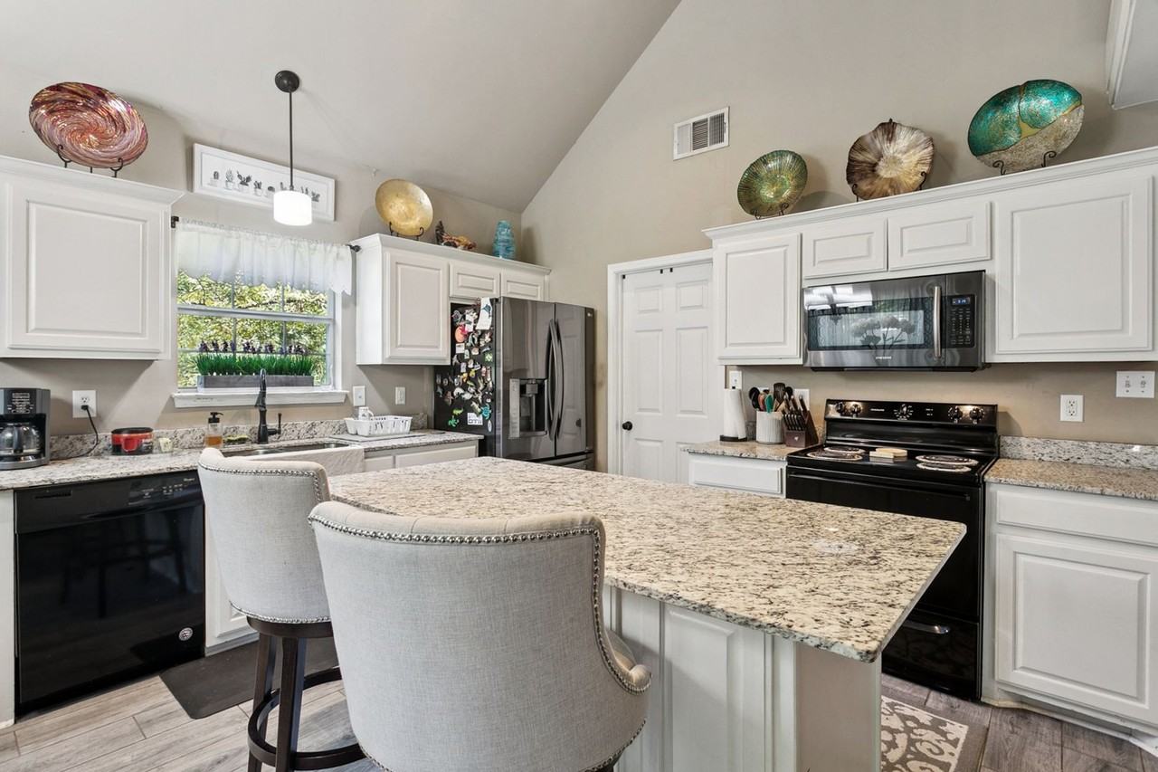 11169 Griffin Rd - Photo 6 of 20