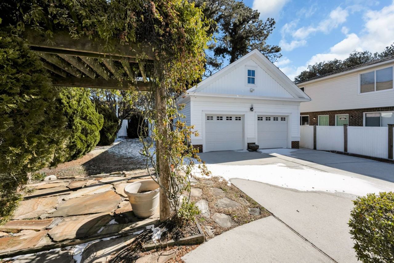 9620 17th Bay St - Photo 3 of 24