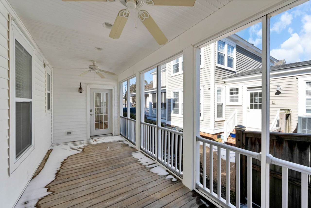 9620 17th Bay St - Photo 4 of 24