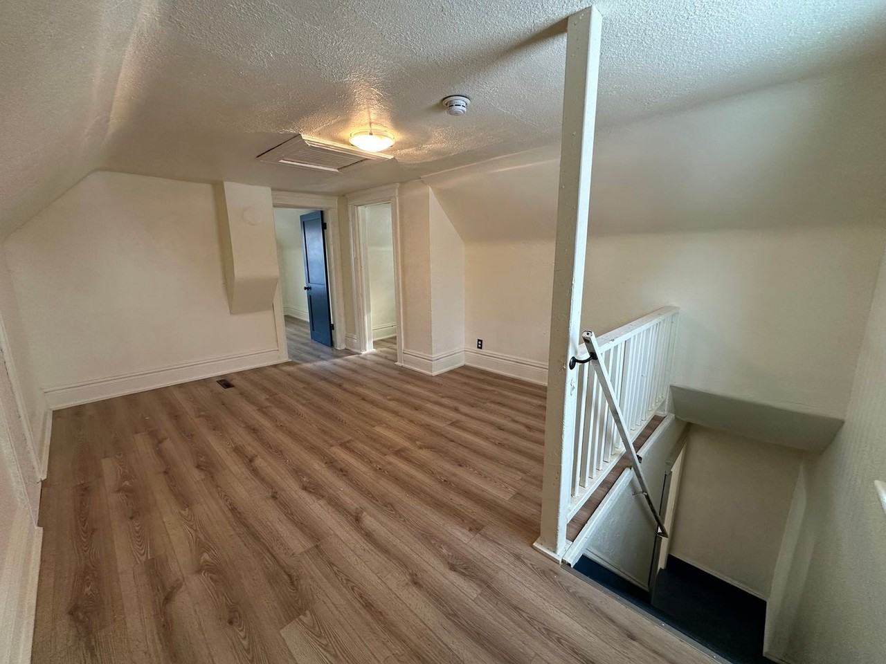 89 Somerset Ave - Photo 7 of 12