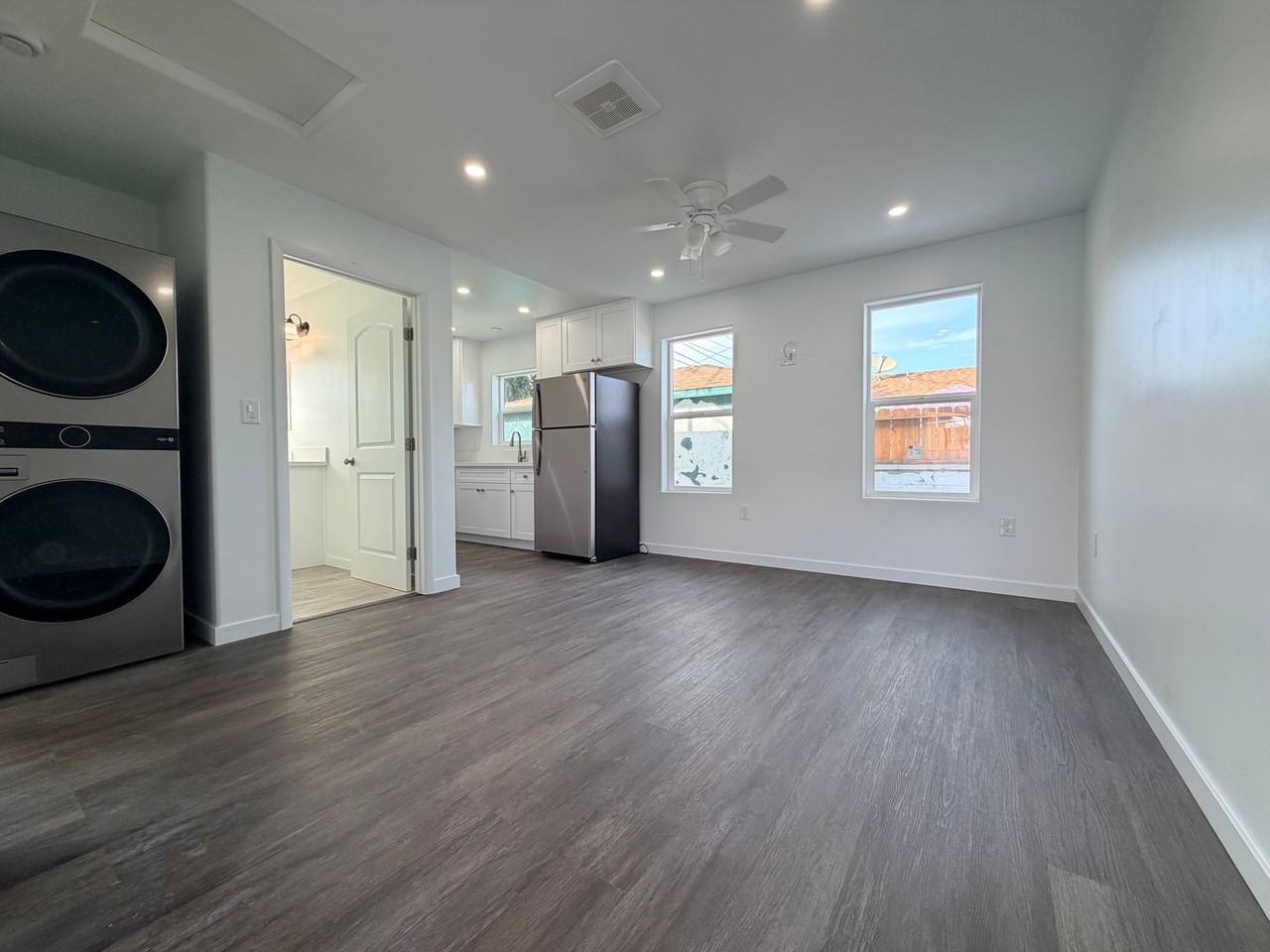 945 S H St - Photo 2 of 5