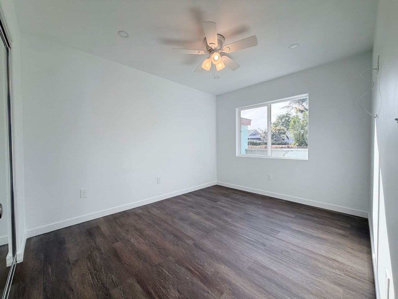 945 S H St - Photo 5 of 5