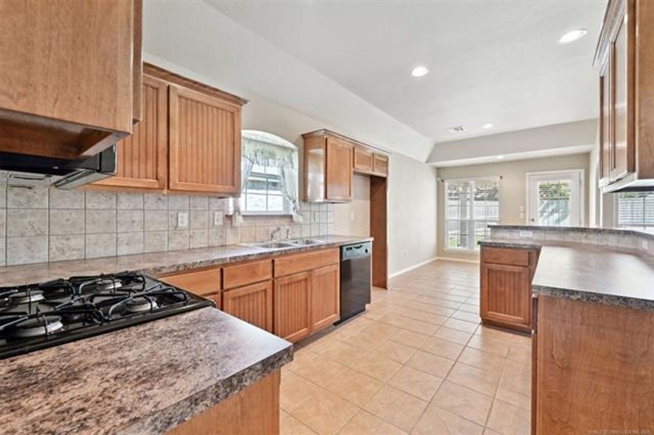 15337 E 89th Ct N - Photo 5 of 10