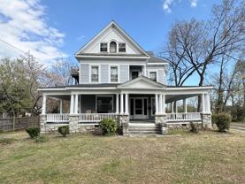 660 Chestnut St - Photo 1 of 1