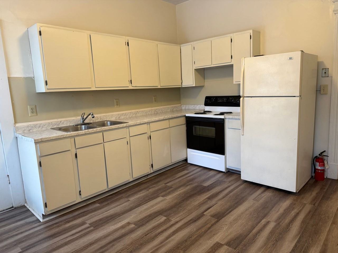 660 Chestnut St - Photo 7 of 12