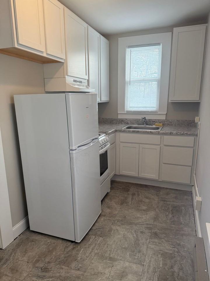 667 Chestnut St - Photo 3 of 12