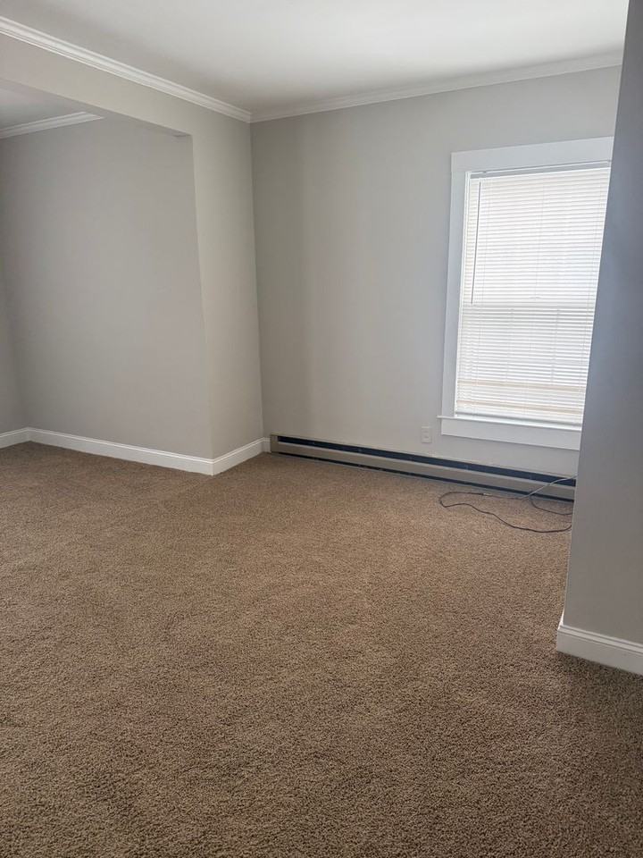 667 Chestnut St - Photo 6 of 12