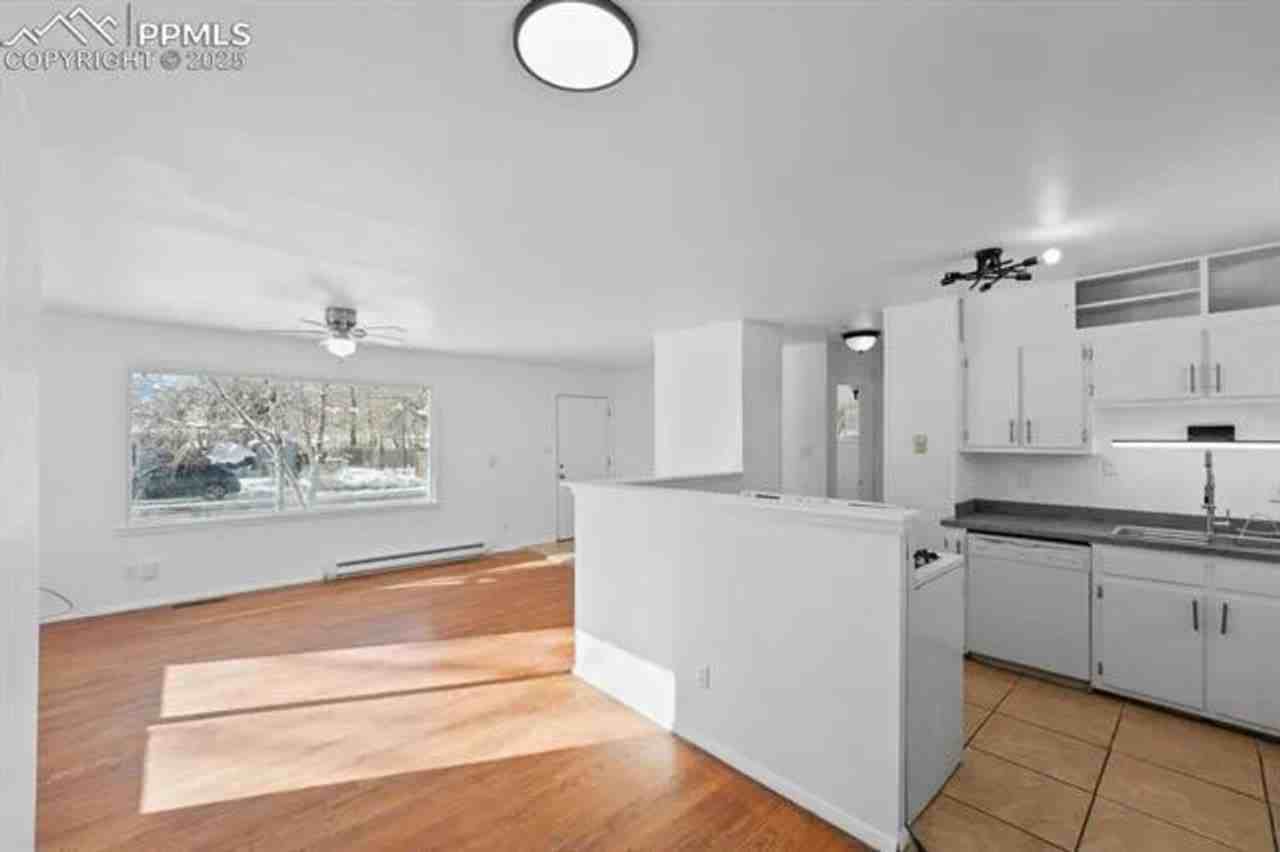 3027 N Institute St - Photo 6 of 8