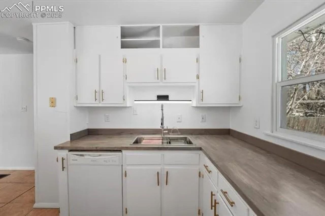 3027 N Institute St - Photo 7 of 8