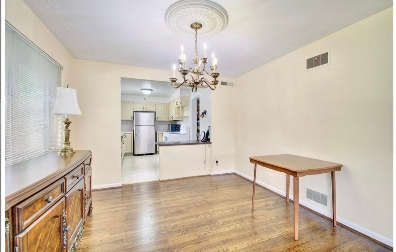 2401 Carlisle Ave - Photo 2 of 19