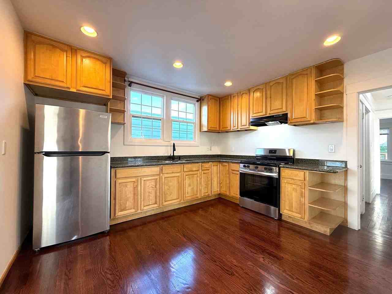 461 Peninsula Ave - Photo 6 of 19