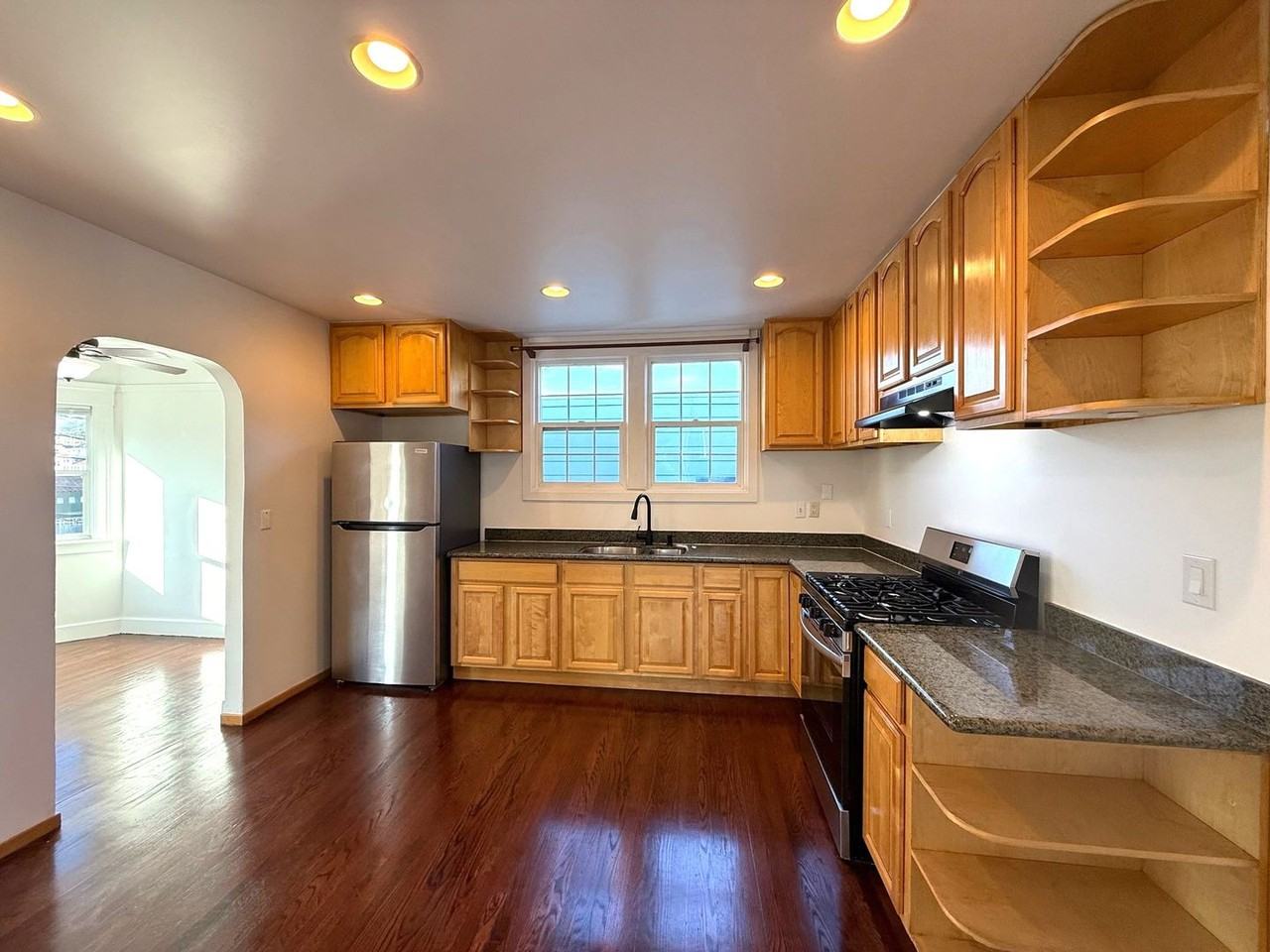 461 Peninsula Ave - Photo 7 of 19