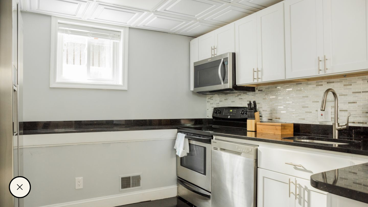 7 Story St - Photo 2 of 6