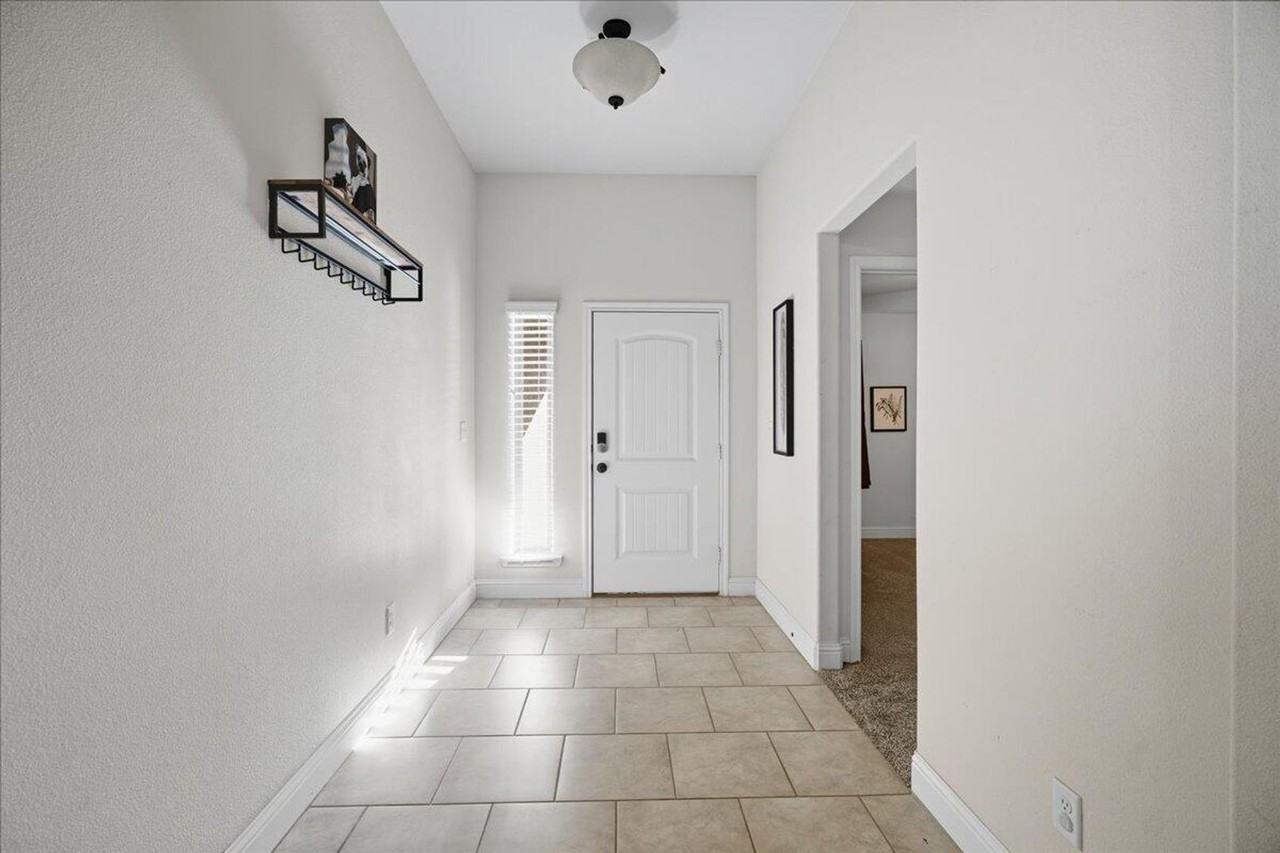 9606 Ross Ave - Photo 2 of 26