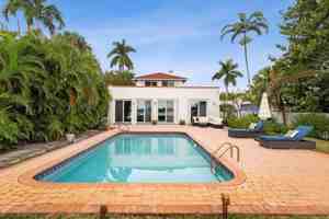 featured image of 114 S Lake Dr