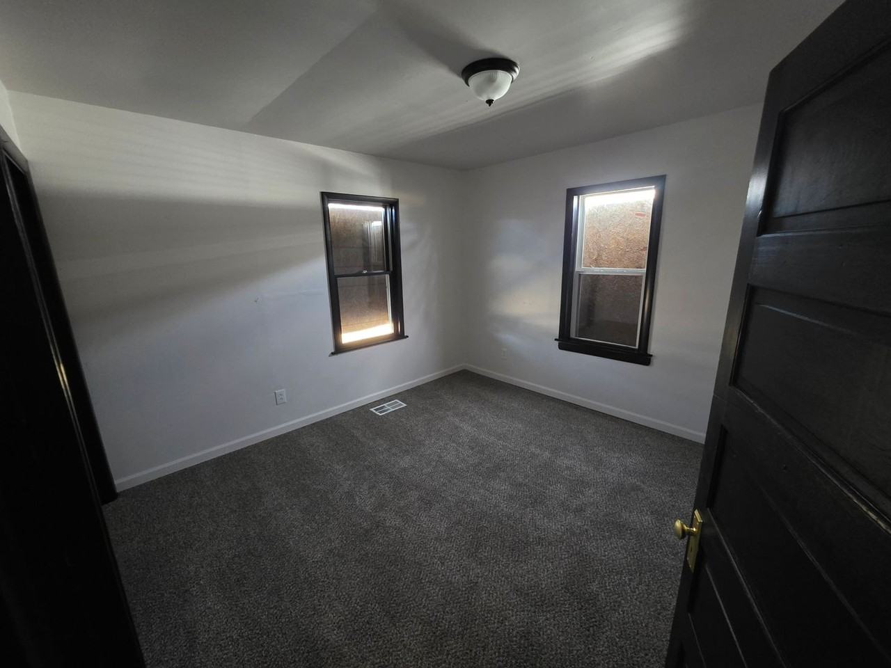 1012 Genevieve Pl - Photo 6 of 10