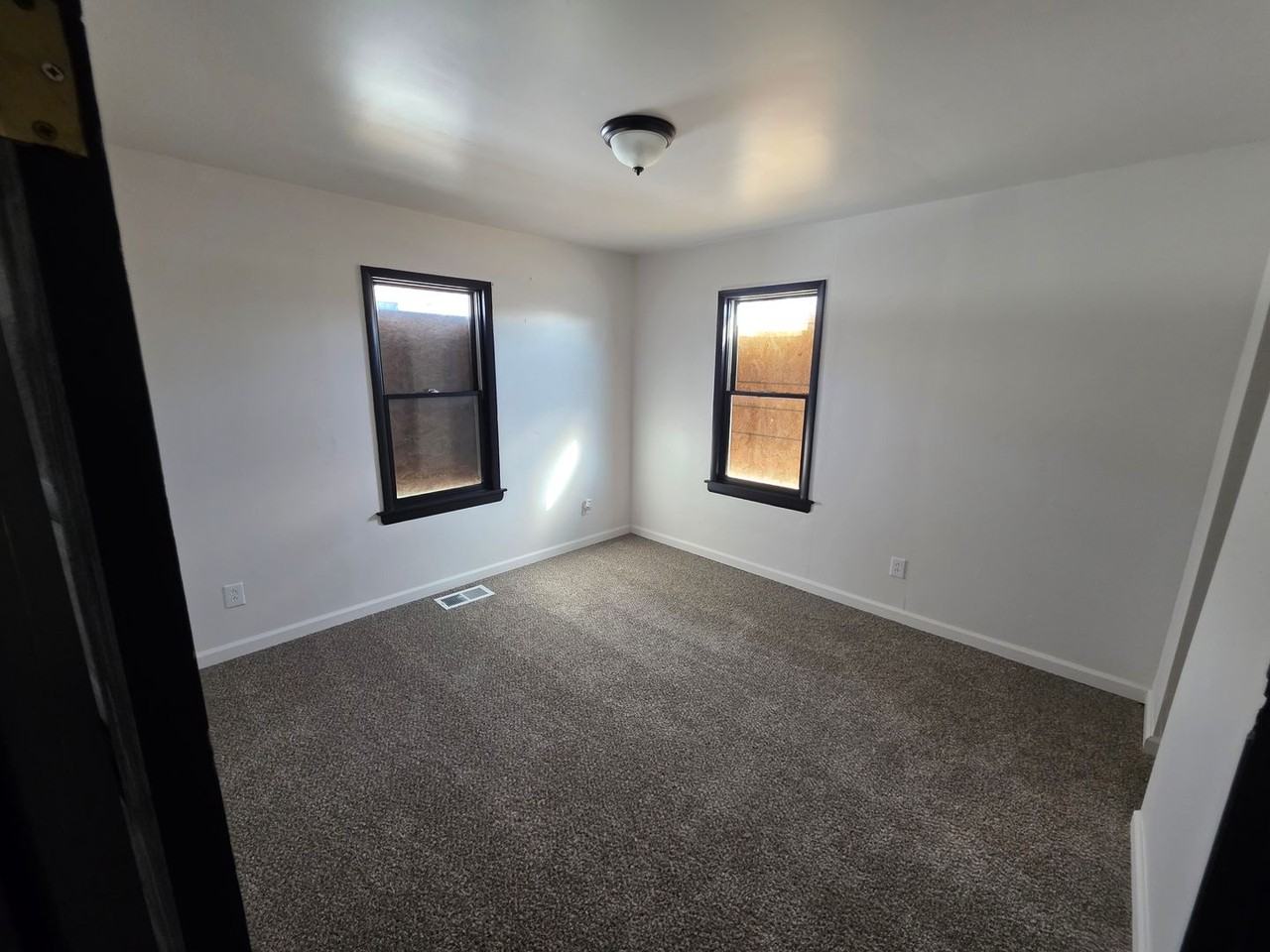 1012 Genevieve Pl - Photo 7 of 10