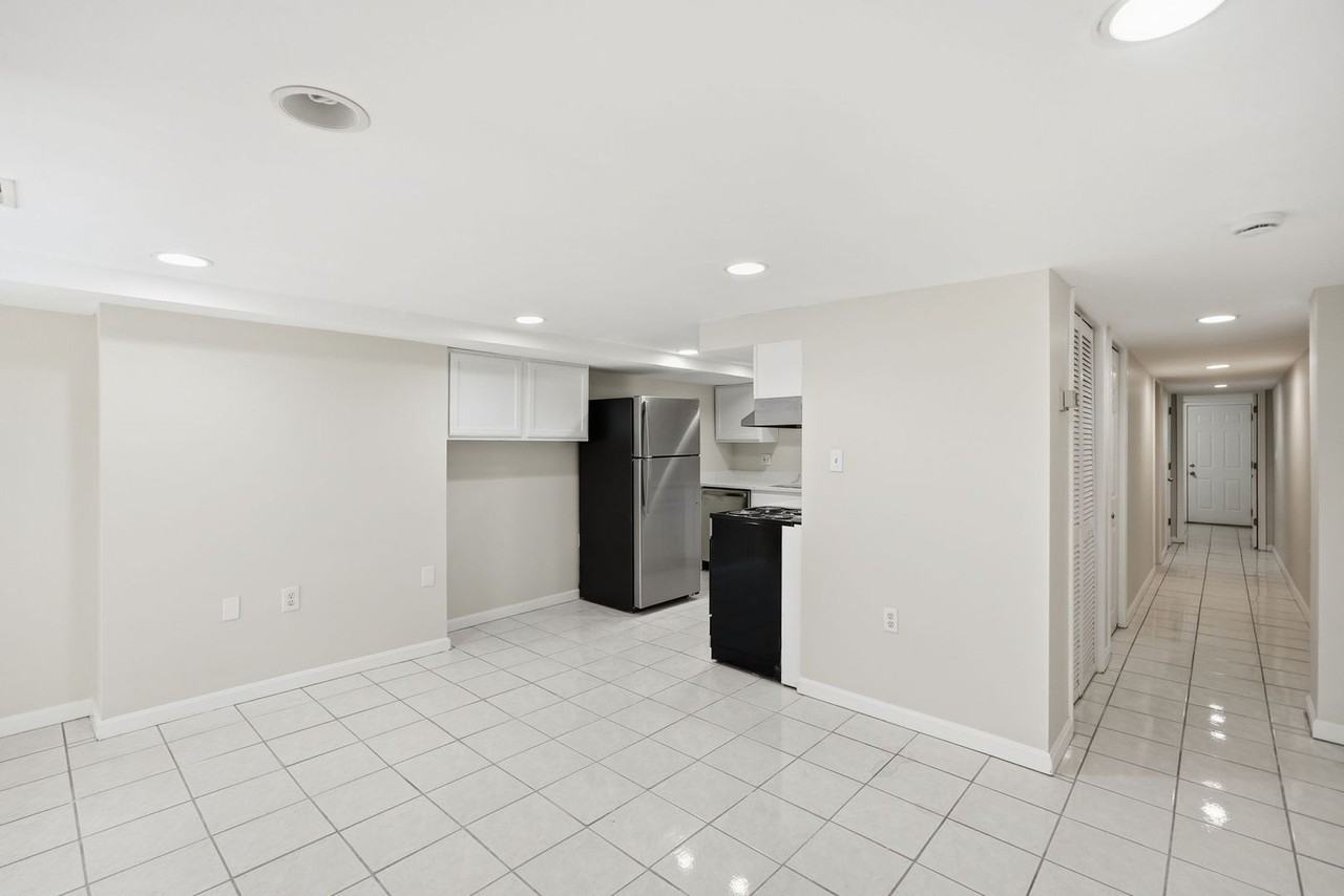 58 Quincy Pl NE - Photo 2 of 50