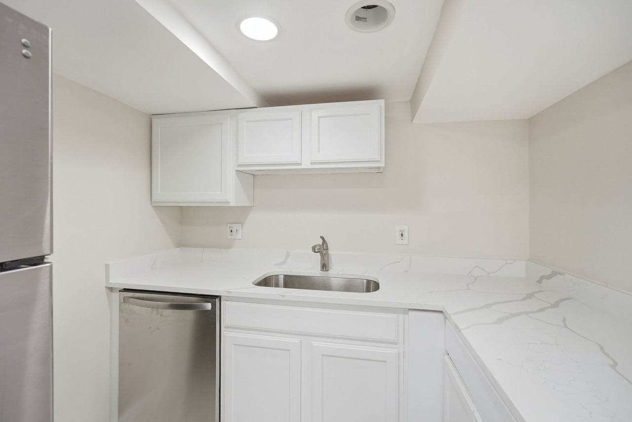 58 Quincy Pl NE - Photo 5 of 50