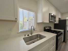 featured image of 469 Franklin St