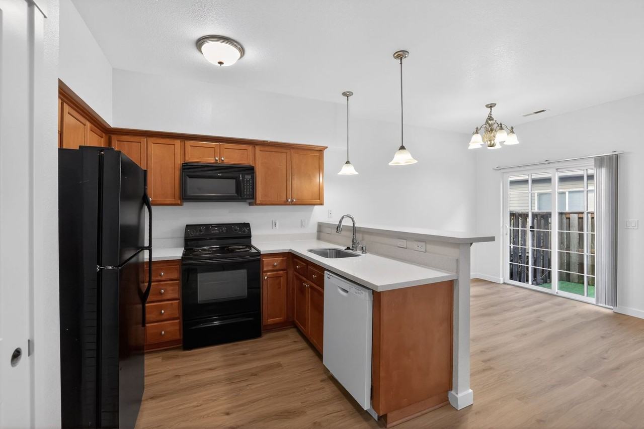 6568 Ne Deer Run St - Photo 5 of 14