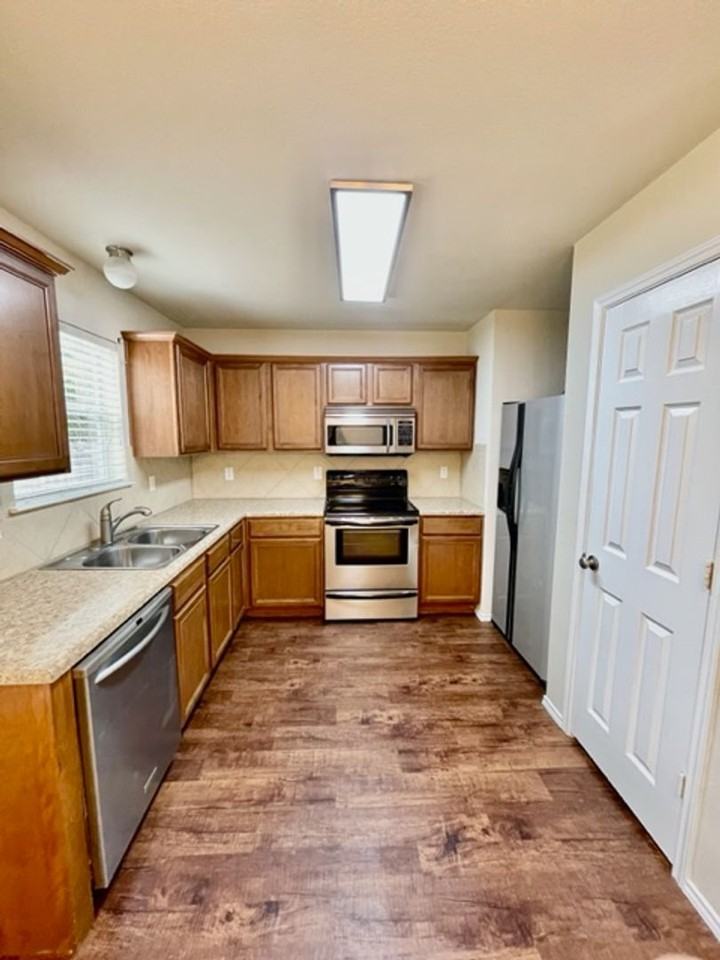 6513 Cold Water Dr - Photo 6 of 17