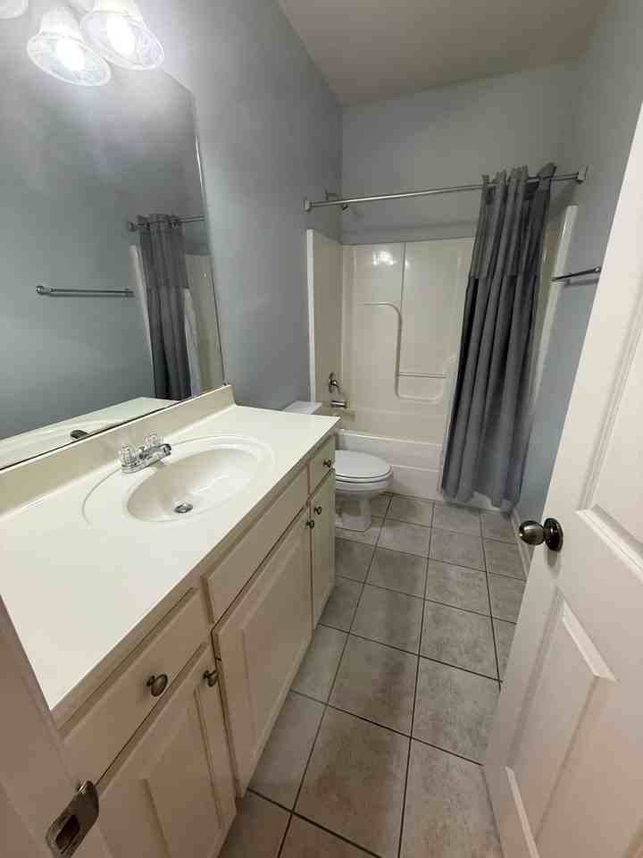 8947 Lake Mist Dr - Photo 3 of 10