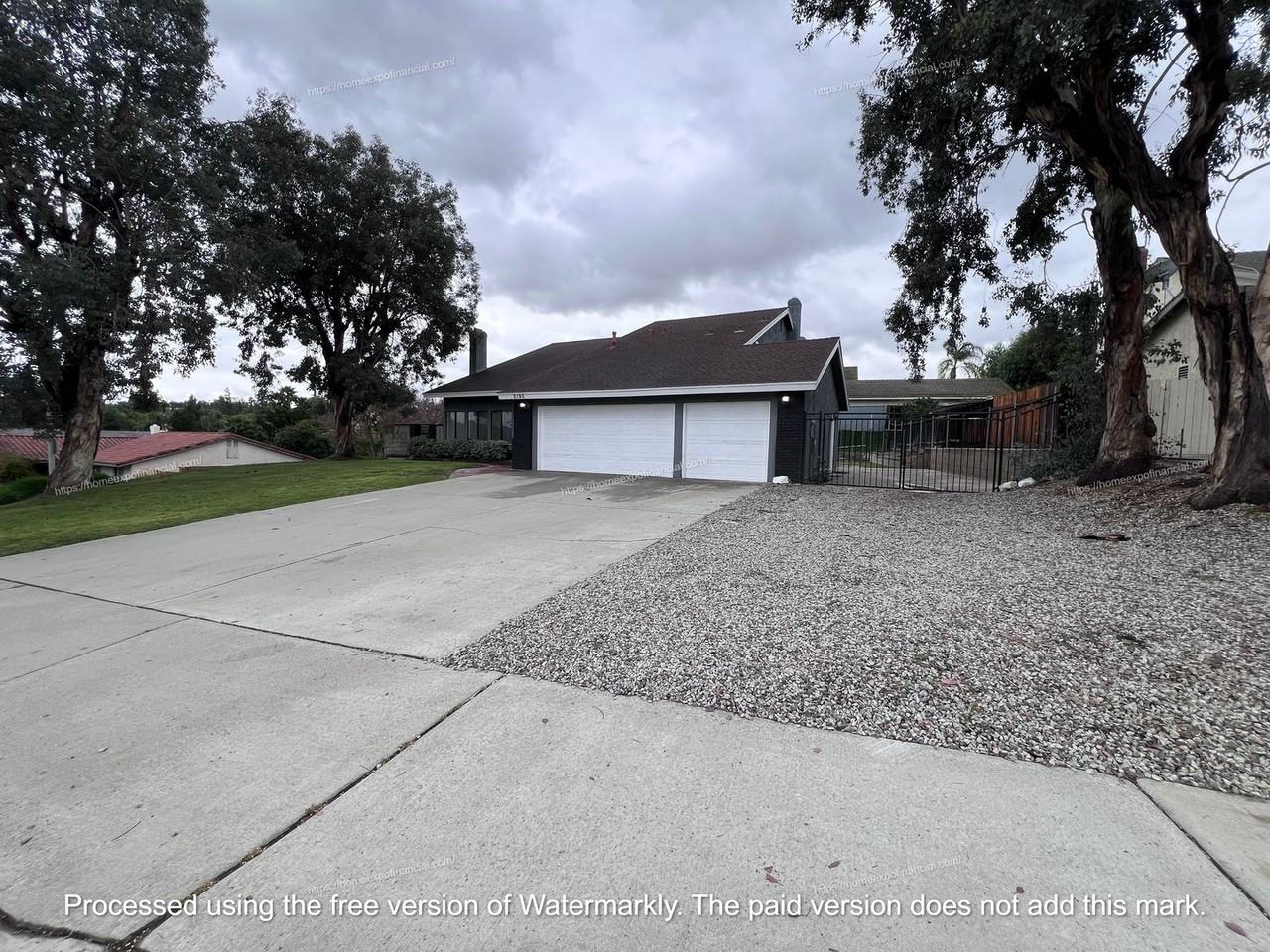 2190 Trafalgar Ave - Photo 3 of 50