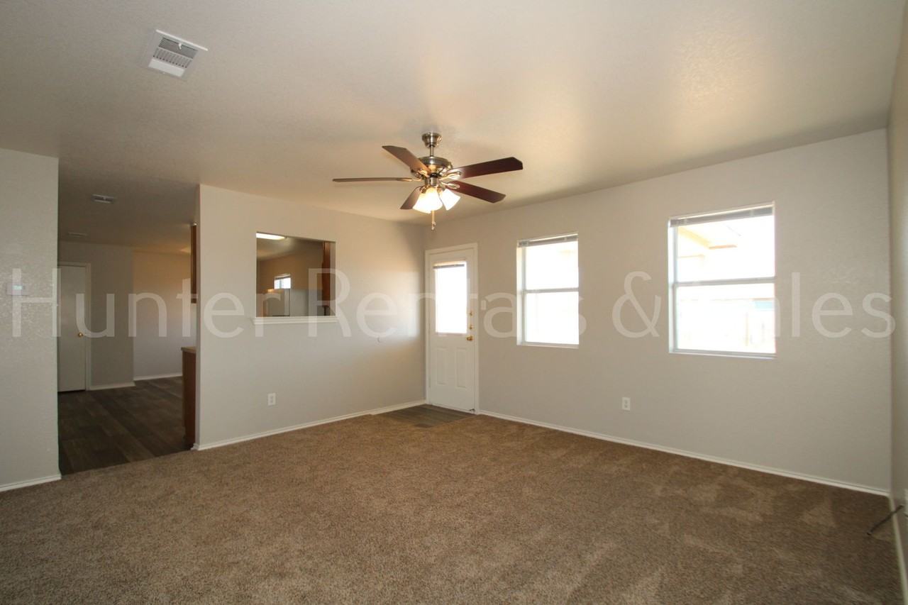 4916 Judson Ave - Photo 5 of 30