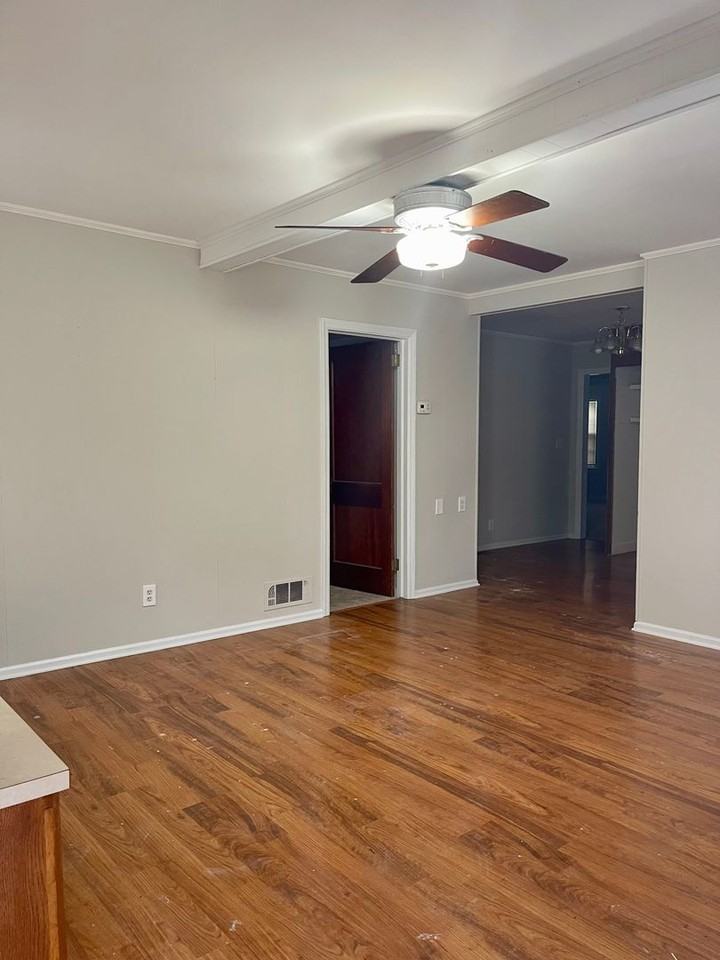 5017 East St - Photo 6 of 18