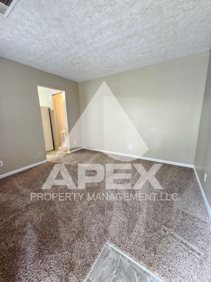 220 Ogle Ave #2 - Photo 3 of 15