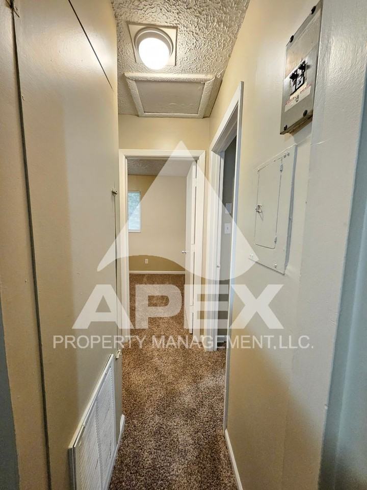 220 Ogle Ave #2 - Photo 7 of 15