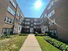 featured image of 6015 N Fairfield Ave